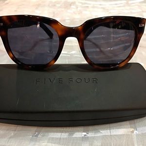 Five Four Sunglasses 🕶🏖